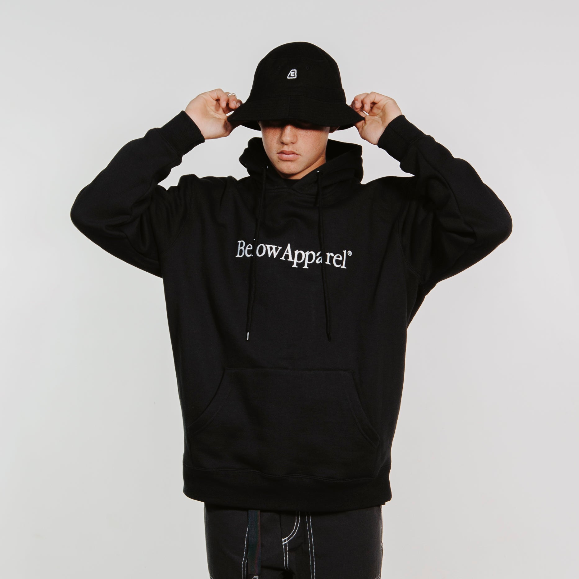 TRADE 2.0 BASIC HOODIE BLACK