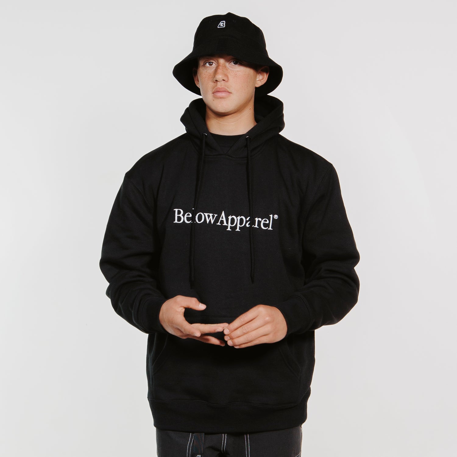 TRADE 2.0 BASIC HOODIE BLACK