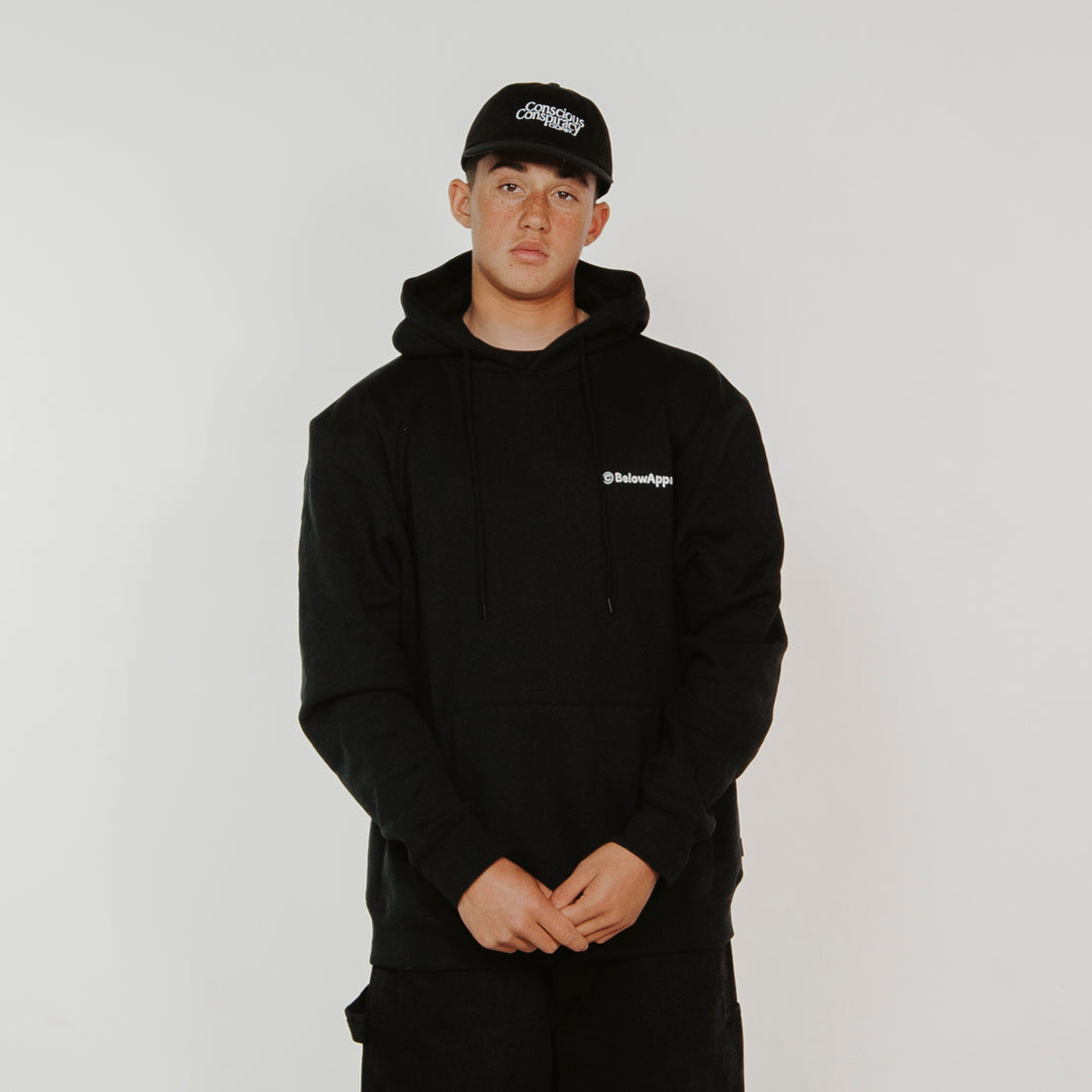 COPYRIGHT BASIC HOODIE BLACK